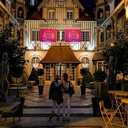 Holiday home Les Planches Proche Place Morny