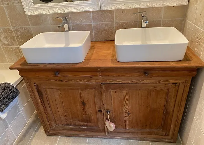 Semesterbostad Les Planches Proche Place Morny